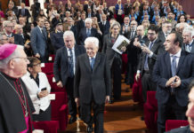 Messina - Il Presidente della Repubblica Sergio Mattarella a Messina, in occasione della cerimonia di inaugurazione dell’anno accademico 2024/2025 dell’Università degli Studi di Messina e al conferimento del Dottorato honoris causa in Scienze delle Pubbliche Amministrazioni al Presidente della Repubblica. (Foto di Paolo Giandotti - Ufficio Stampa per la Stampa e la Comunicazione della Presidenza della Repubblica). Fonte: Quirinale.it