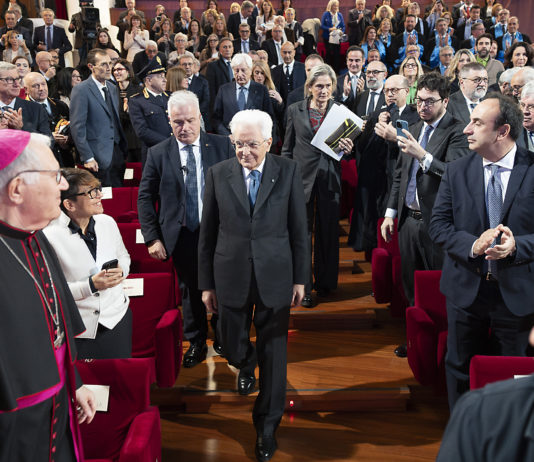 Messina - Il Presidente della Repubblica Sergio Mattarella a Messina, in occasione della cerimonia di inaugurazione dell’anno accademico 2024/2025 dell’Università degli Studi di Messina e al conferimento del Dottorato honoris causa in Scienze delle Pubbliche Amministrazioni al Presidente della Repubblica. (Foto di Paolo Giandotti - Ufficio Stampa per la Stampa e la Comunicazione della Presidenza della Repubblica). Fonte: Quirinale.it