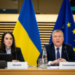 Iryna Mudra, Vice Capo dell'Ufficio del Presidente dell'Ucraina, a sinistra, e Michael McGrath, Commissario europeo per la democrazia, alla 13a riunione del gruppo di base sul Tribunale speciale per il crimine d'aggressione contro l'Ucraina. Photographer: Xavier Lejeune, copyright: European Union, 2025, Source: EC - Audiovisual Service.