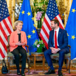 J. D. Vance, vicepresidente degli Stati Uniti, a sinistra, e Ursula von der Leyen, Photographer: Dati Bendo, copyright: European Union, 2025, Source: EC - Audiovisual Service