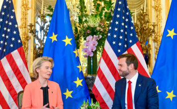 J. D. Vance, vicepresidente degli Stati Uniti, a sinistra, e Ursula von der Leyen, Photographer: Dati Bendo, copyright: European Union, 2025, Source: EC - Audiovisual Service